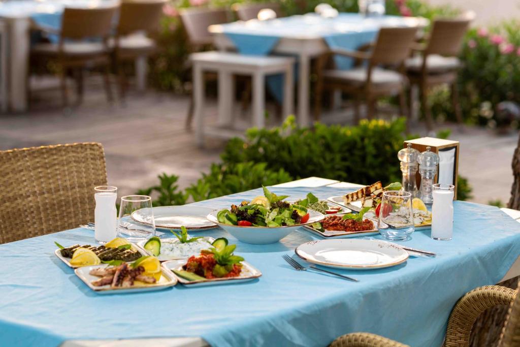 هتل اِتِنّا بیچ بُنْگَلوز Etenna Beach Bungalows