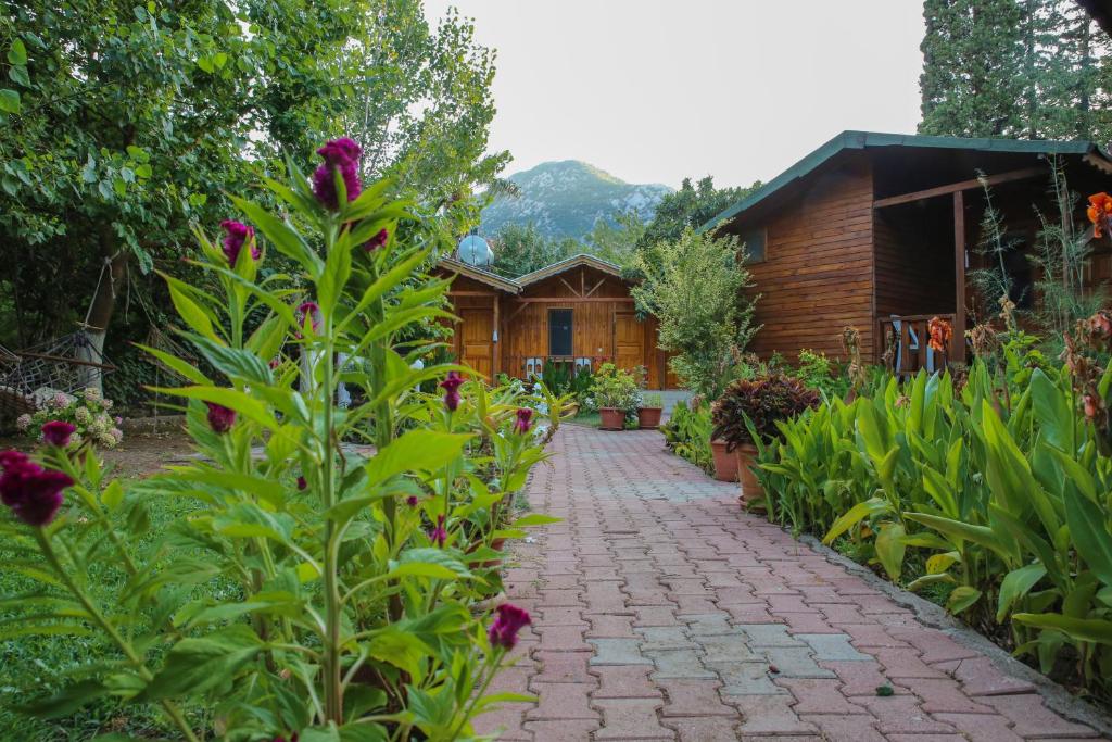 هتل دوران بنگالو Duran Bungalow