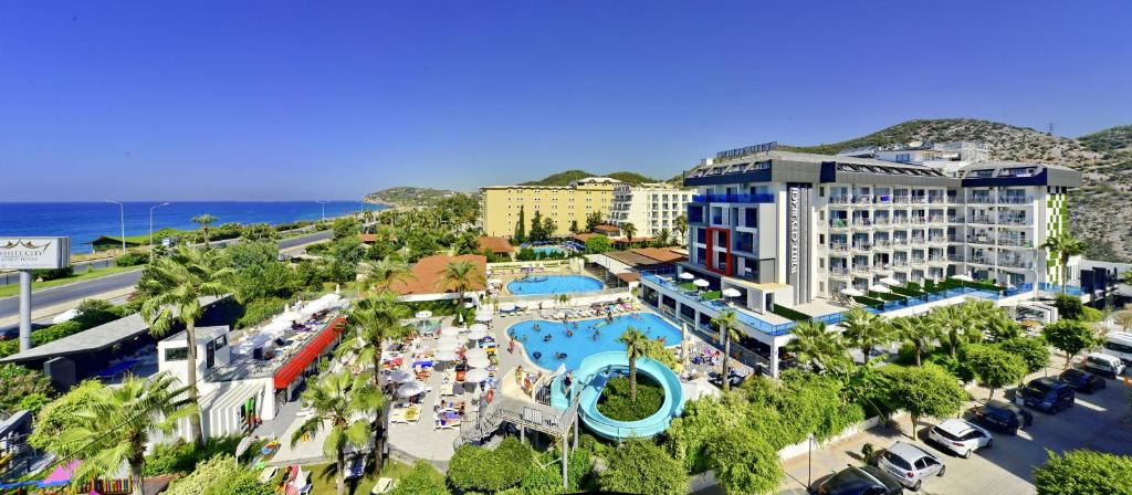 هتل وایت سیتی بیچ آدالت اونلی White City Beach Adult Only