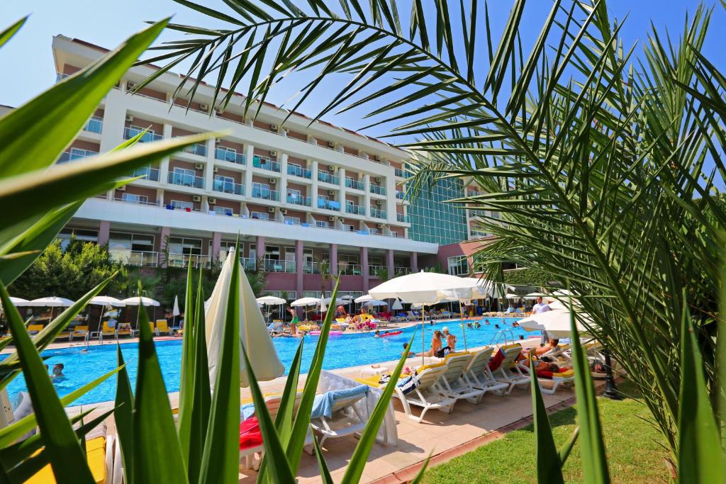 تلاچی ریزورت هتل Telatiye Resort Hotel