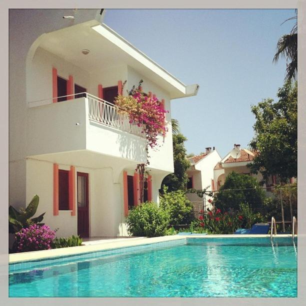 هتل فلور ویلا آپارت Flower Villa Apart
