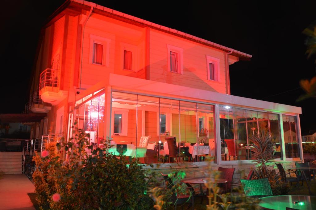 Assortie La Villa Hotel