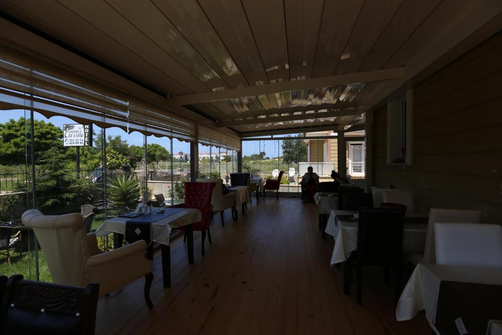 Assortie La Villa Hotel