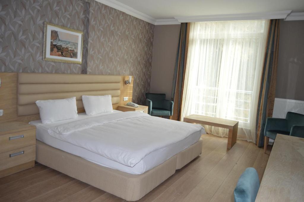 هتل Kale Palace Hotel (Hotel), Gokceada Town (Turkey) Deals