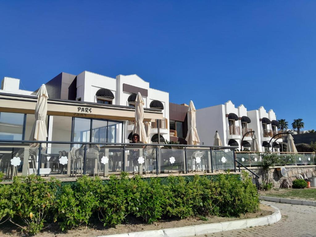 اسمال بیچ هتل Small Beach Hotel