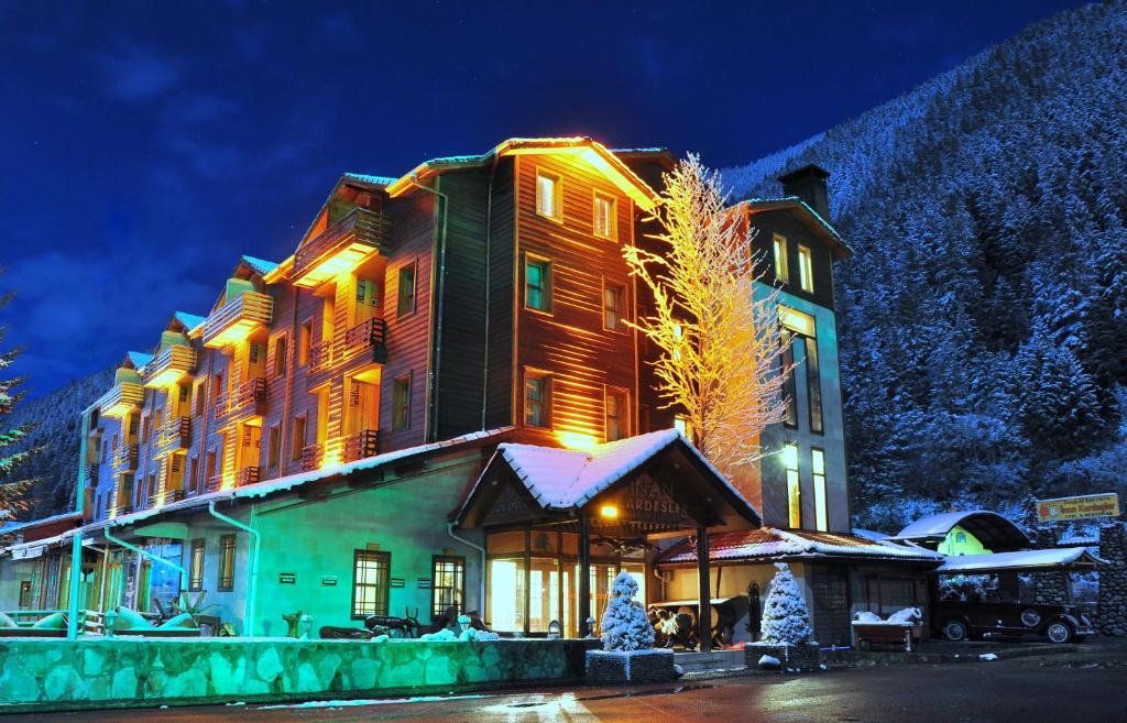 اینان کاردشلر هتل Inan Kardesler Hotel