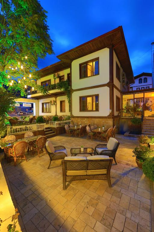 هتل لالهان اسپیشال کلاس Lalehan Hotel Special Class