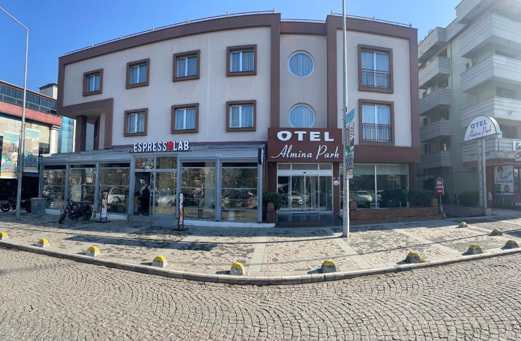 هتل آل مینا پارک - Hotel Almina Park
