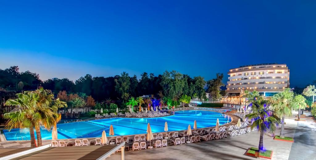 بِرا آلانیا هتل - حلال آل اینکلوسیو Bera Alanya Hotel - Halal All Inclusive