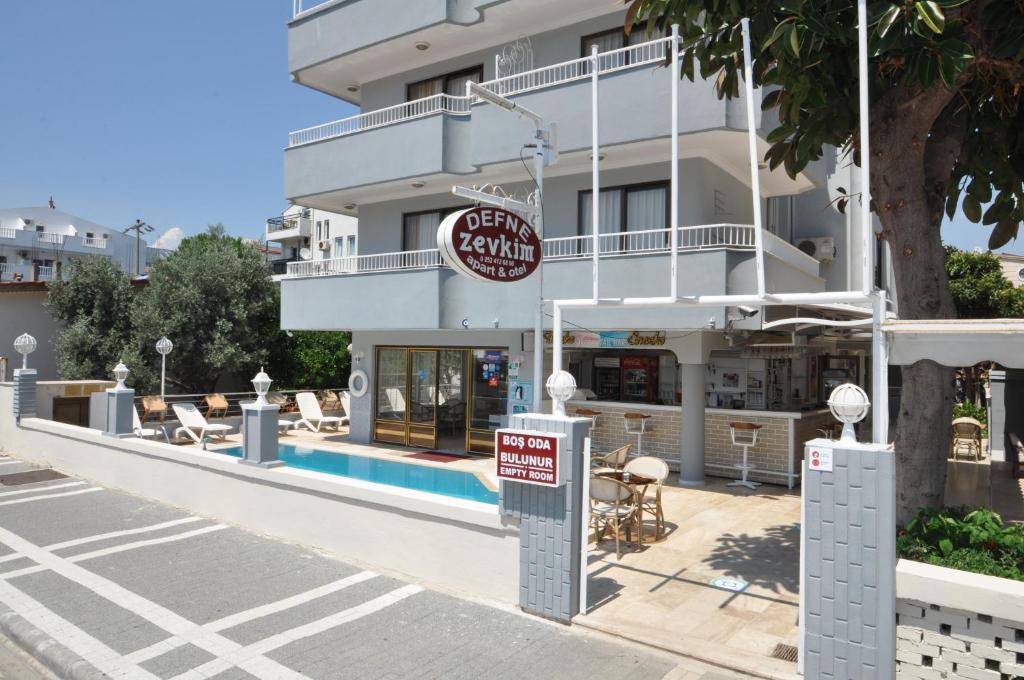 دفنه و زوکیم هتل Defne & Zevkim Hotel